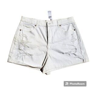 NWT AE white distressed curvy mom shorts - size 14